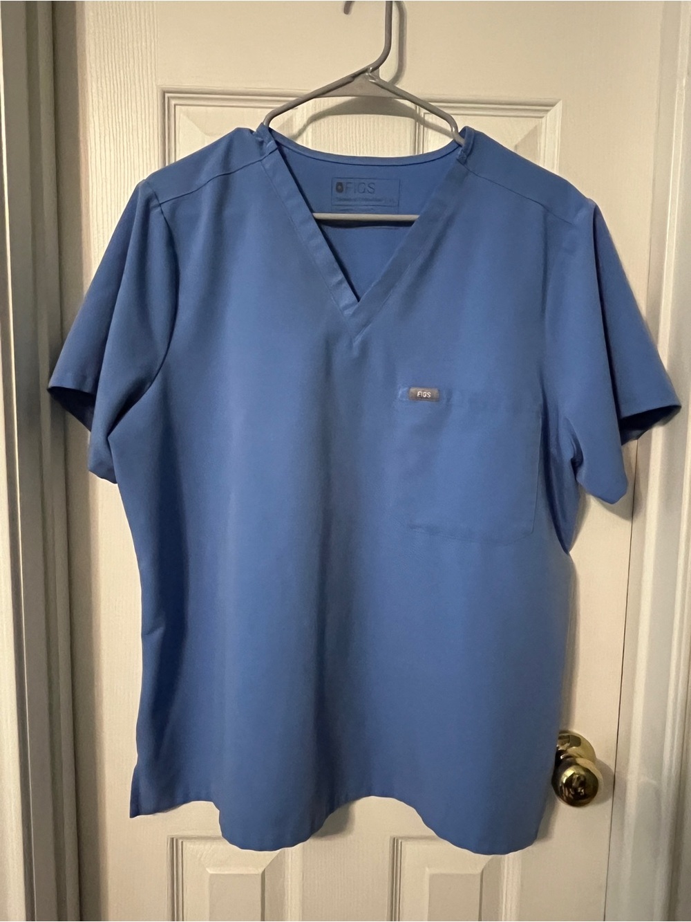 Figs Women’s Catarina Short Sleeve V-Neck Scrub Top in Light Blue